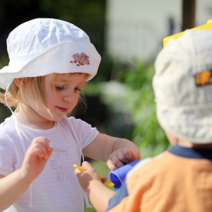 How to keep young children safe in the sun